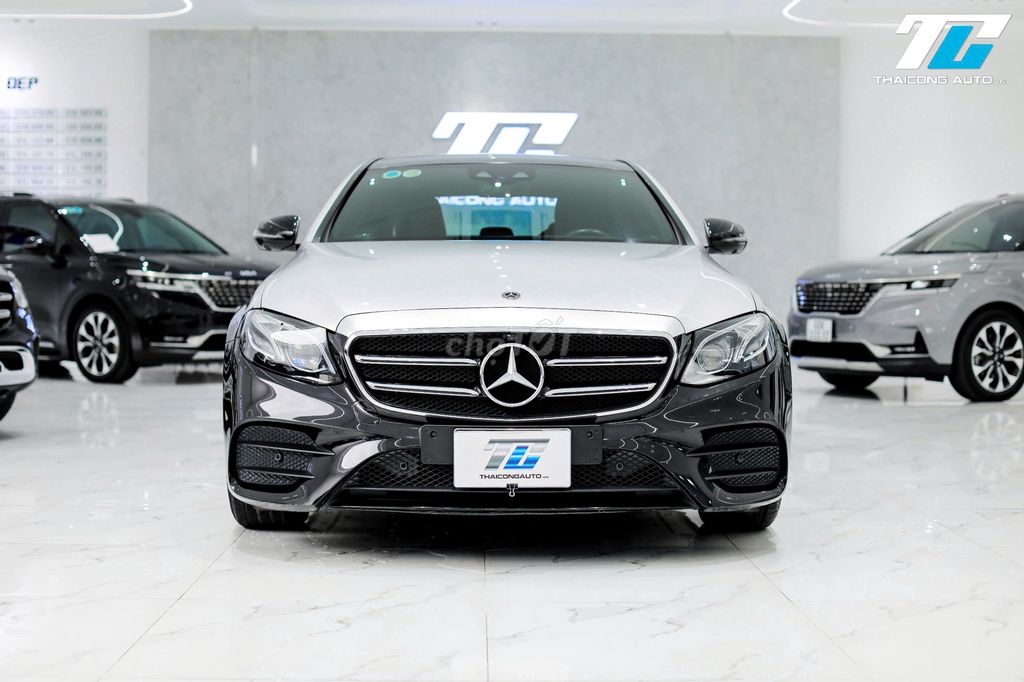 Mercedes E300 AMG sản xuất 2020 màu đen đi 1.6 vạn