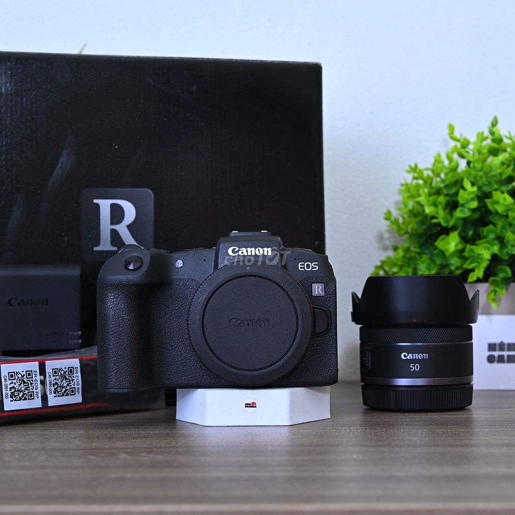 Máy ảnh Canon RP Đen Đã qua sử dụng. Mua bán Máy ảnh, Máy quay tại Quận 6 Tp Hồ Chí Minh được đăng bởi Hẻm Camera hình 1