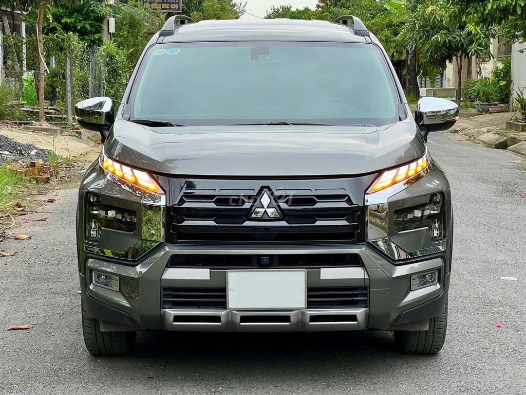 Mitsubishi Xpander Cross Nâu 2023 - Odo 24.300km