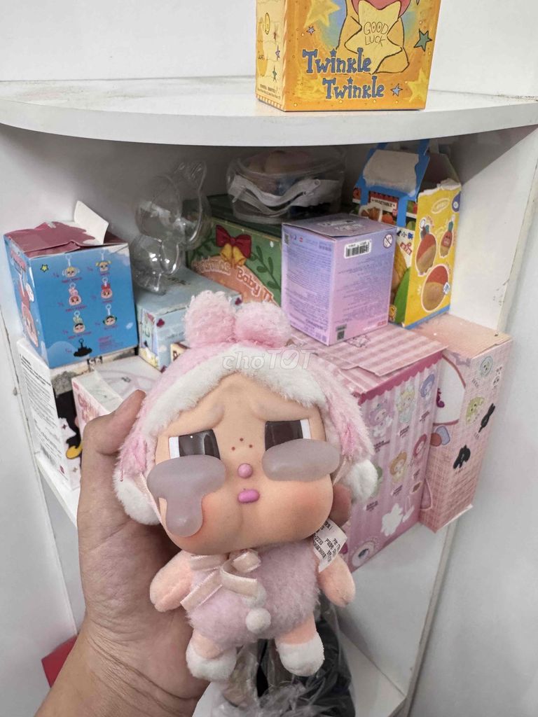 Móc khóa Cry Baby Hồng