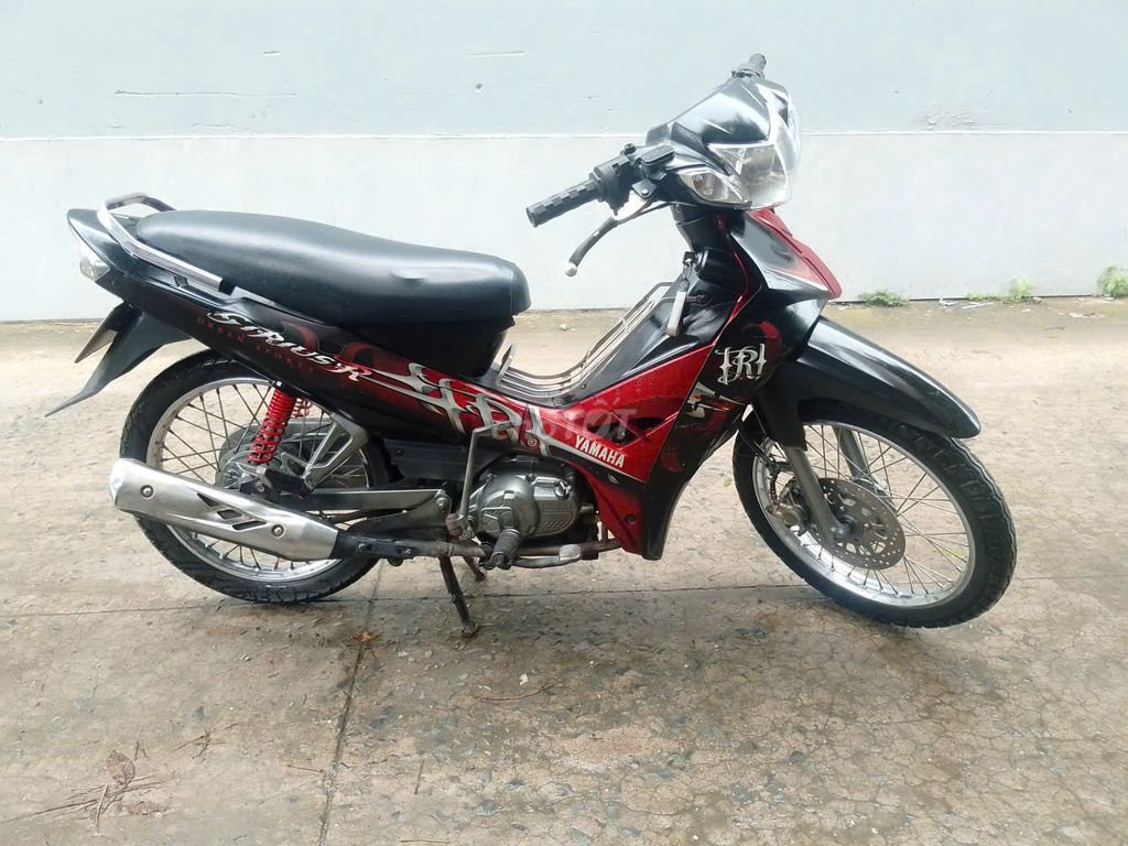 Yamaha Sirius 2011 красный/черный, родной тихий двигатель