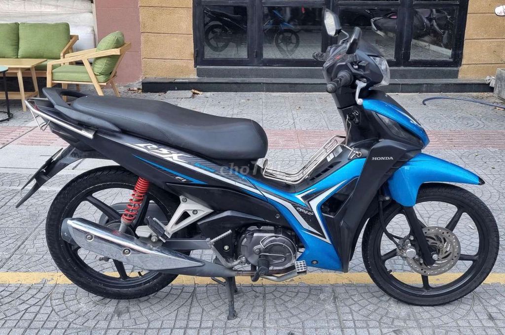 🍎Honda Wave Rsx đời mới fi phun xăng, biển 43,. Mua bán Xe máy tại Quận Hải Châu Đà Nẵng được đăng bởi nguyen thanh thao hình 3