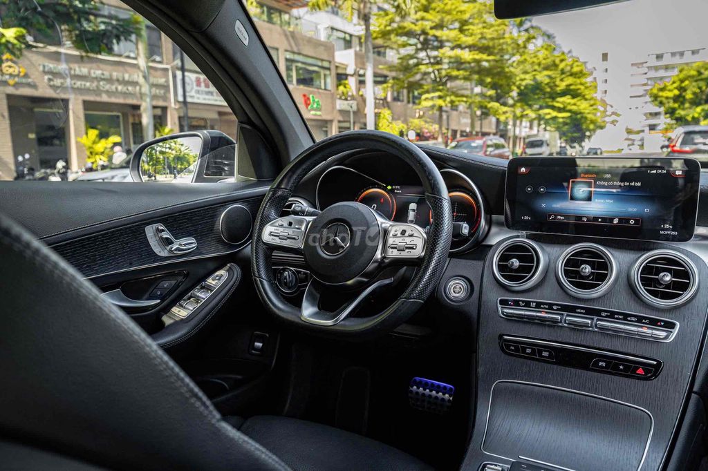 GLC300 COUPE - 2022 màu đen siêu ngầu đẹp xuất sắc. Mua bán Ô tô tại Quận 7 Tp Hồ Chí Minh được đăng bởi Dương Phương hình 13