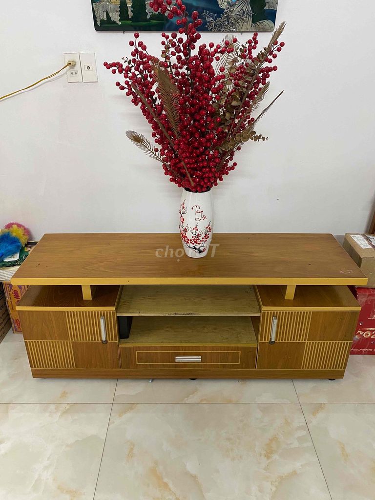 Kệ tủ tivi gỗ vàng nâu 1.4m Gần như mới. Mua bán Tủ, kệ gia đình tại Thành phố Thủ Đức Tp Hồ Chí Minh được đăng bởi Tín Trần hình 1
