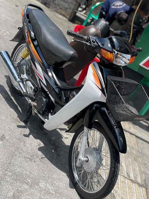 Kẹt tiền cần bán xe mới dọn từ trong ra ngoài