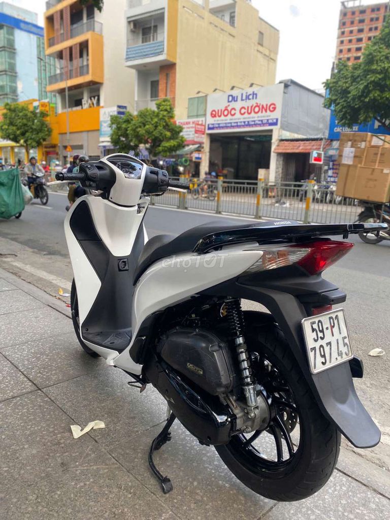 Honda SH 150 2015 mới 90% Bstp chính chủ. Mua bán Xe máy tại Quận Tân Phú Tp Hồ Chí Minh được đăng bởi Tuanduy hình 5