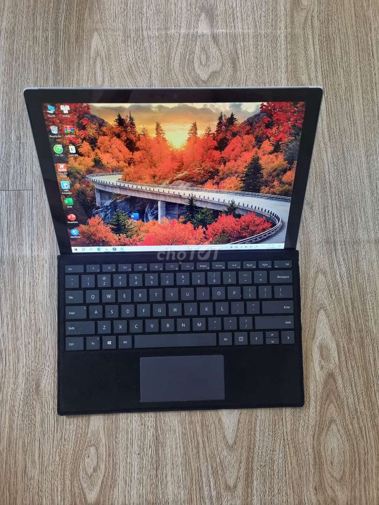 Surface Pro 5 có sim  i5 8GB/256GB pin 5h. Mua bán Laptop tại Quận Tân Bình Tp Hồ Chí Minh được đăng bởi Trần Vinh hình 1