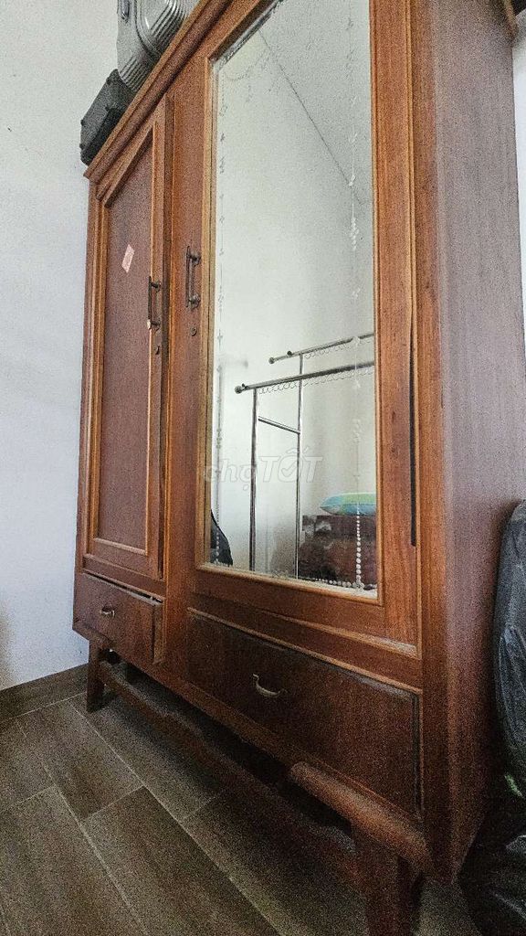 Tủ quần áo Gỗ Nâu 2 cánh 4 ngăn. Mua bán Tủ, kệ gia đình tại Huyện Vĩnh Cửu Đồng Nai được đăng bởi Thuy Nguyen Thanh hình 1