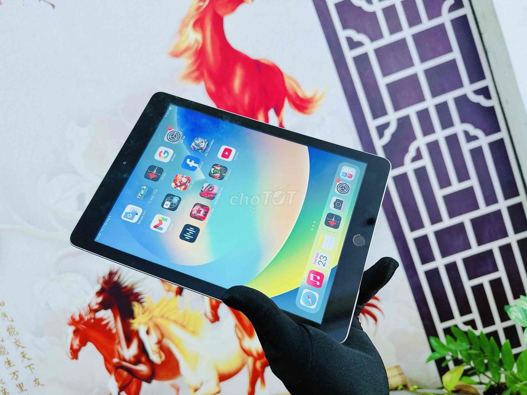 iPad Gen 5 128G wifi màu xám MDM giá iu. Mua bán Máy tính bảng tại Quận Hải Châu Đà Nẵng được đăng bởi TUẤN LUXURY MOBILE ĐÀ NẴNG hình 1