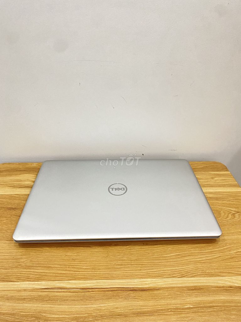 Dell Inspiron 5584