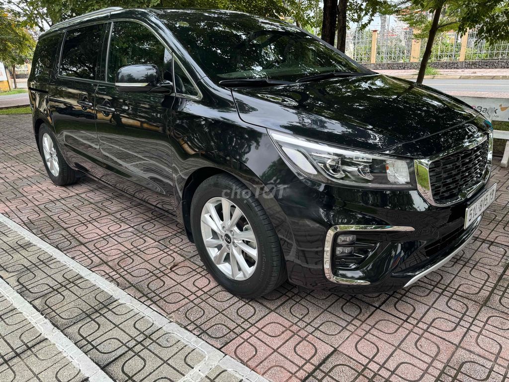 Kia Grand Sedona Premium Черный 50000 км