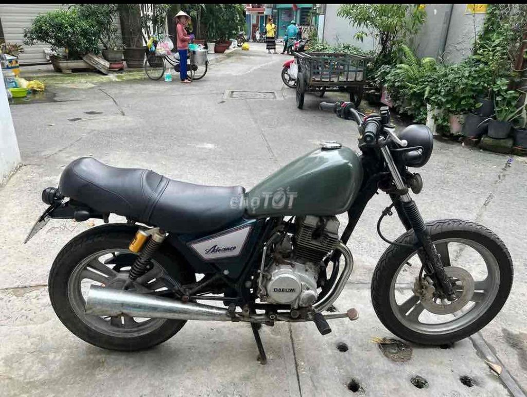 Daelim VC125 с механической коробкой, серый, б/у