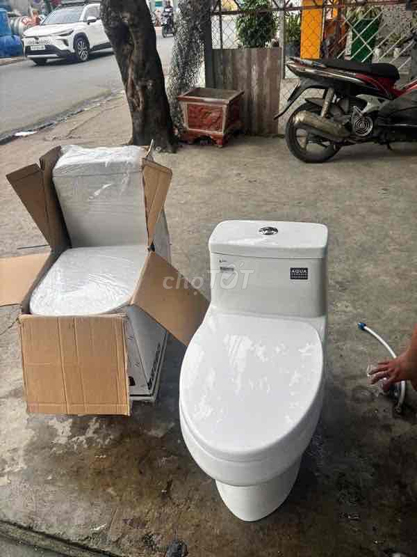 Thanh lý Bồn cầu Inax 939 Đẹp. Mua bán Thiết bị vệ sinh, nhà tắm tại Quận Tân Phú Tp Hồ Chí Minh được đăng bởi Bồn cầu cũ và mới  hình 1