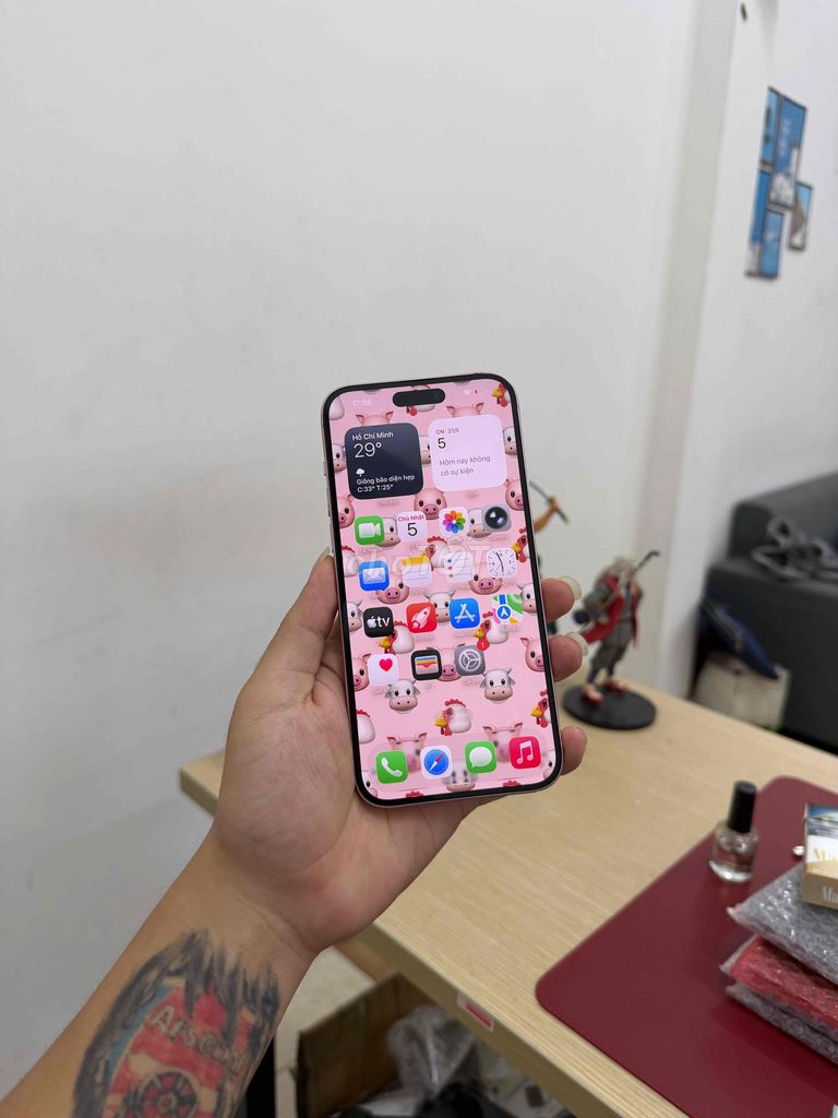 Apple iPhone 15 Plus QTE 128GB Hồng Like New 99%. Mua bán Điện thoại tại Quận Đống Đa Hà Nội được đăng bởi Trung Kiên Trả Góp Bao Nợ Xấu hình 1