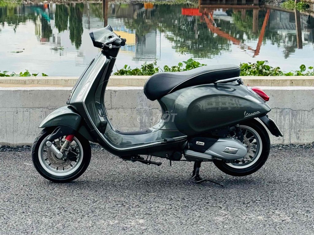 Piaggio Vespa Sprint Xám titan máy igen. Mua bán Xe máy tại Quận Gò Vấp Tp Hồ Chí Minh được đăng bởi CHXM 86 chuyên bán xe trả góp hình 5