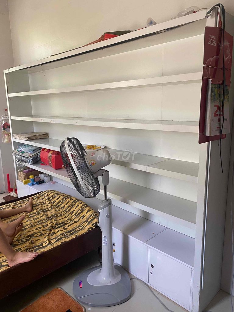 Kệ tủ trưng bày khung sắt trắng 1.9m 3m 40cm. Mua bán Tủ, kệ gia đình tại Thành phố Huế Thừa Thiên Huế được đăng bởi Vantran hình 1