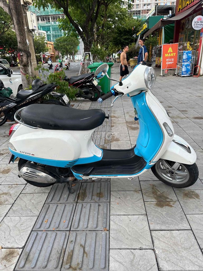 Piaggio Vespa LX 125 белый, синий