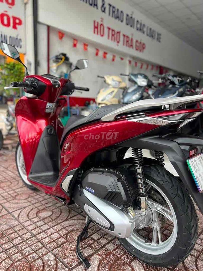 Honda SH 150 CBS 2020 красно-черный 8000 км
