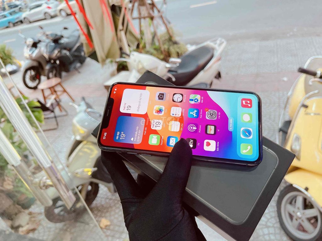 iPhone 11 Pro Max 64G fullbox quốc tế 99% rin Áp. Mua bán Điện thoại tại Quận Hải Châu Đà Nẵng được đăng bởi TUẤN LUXURY MOBILE ĐÀ NẴNG hình 1