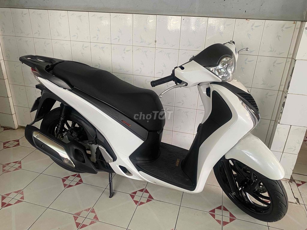 HONDA   SH 125c zin odo 5500. Mua bán Xe máy tại Thành phố Rạch Giá Kiên Giang được đăng bởi Tân hình 1