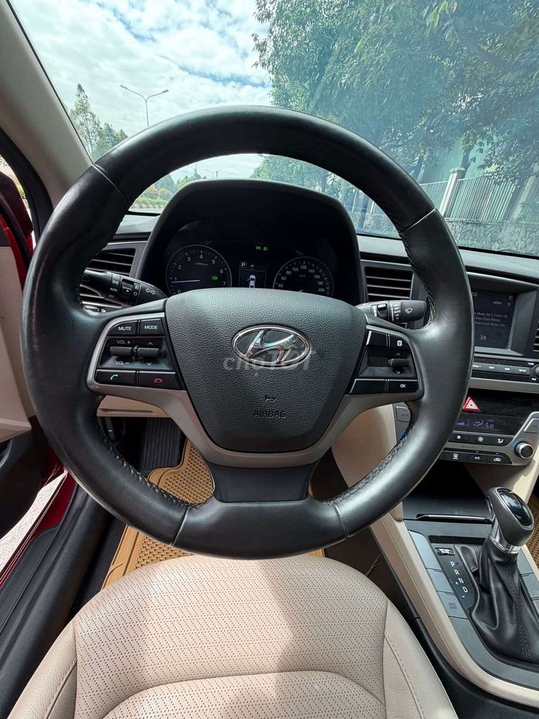 Bán xe ELANTRA số tự động cọp rất đẹp. Mua bán Ô tô tại Thành phố Buôn Ma Thuột Đắk Lắk được đăng bởi Phúc Thiện hình 13
