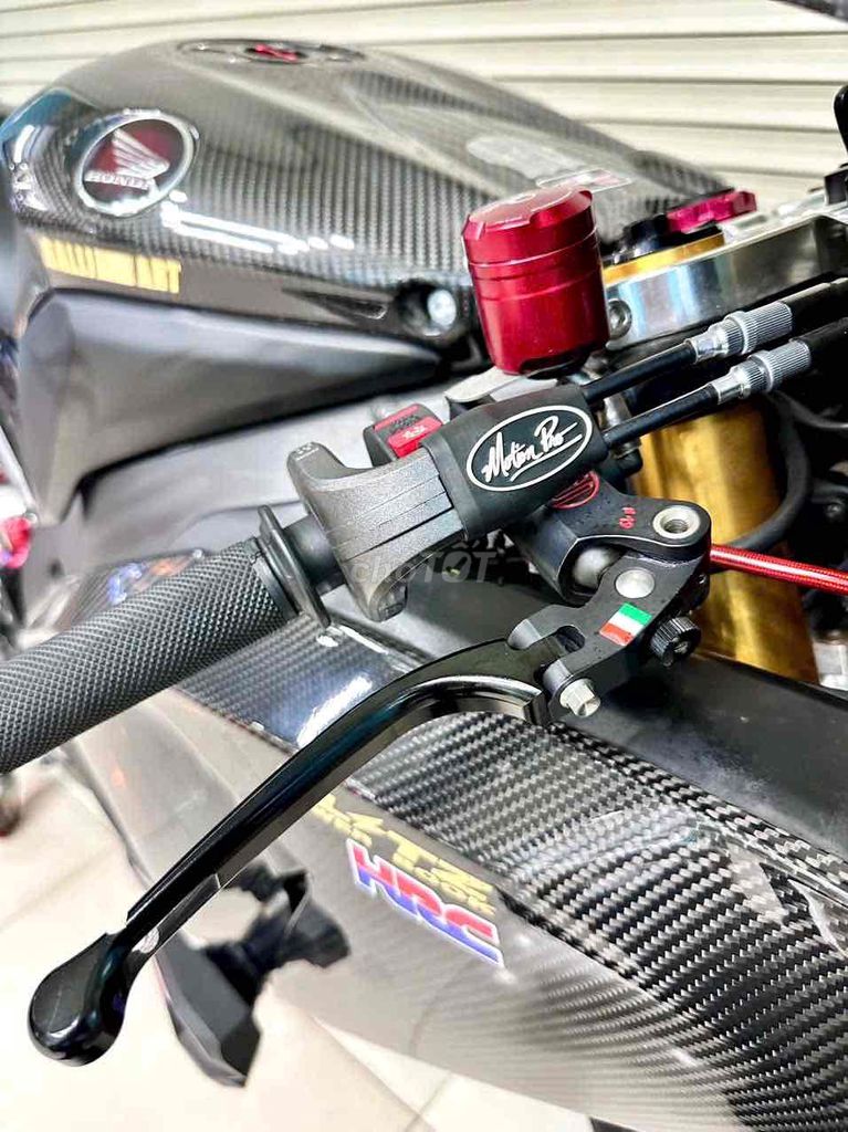 CBR1000rr full carbon. Mua bán Xe máy tại Quận 12 Tp Hồ Chí Minh được đăng bởi Tường hình 4