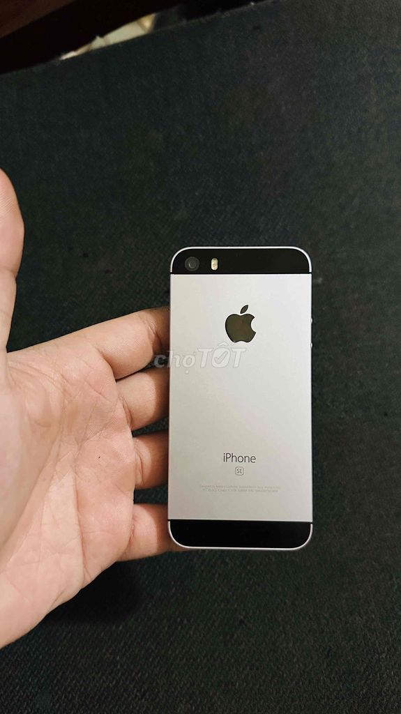 Apple iPhone SE 32GB Bạc. Mua bán Điện thoại tại Thành phố Thủ Đức Tp Hồ Chí Minh được đăng bởi Hưng Nguyễn hình 1