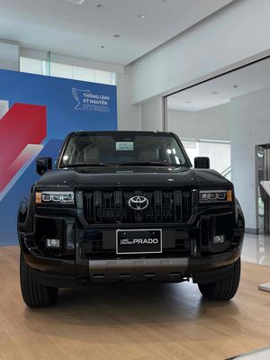 Toyota Land Cruiser Prado Hybrid màu Đen