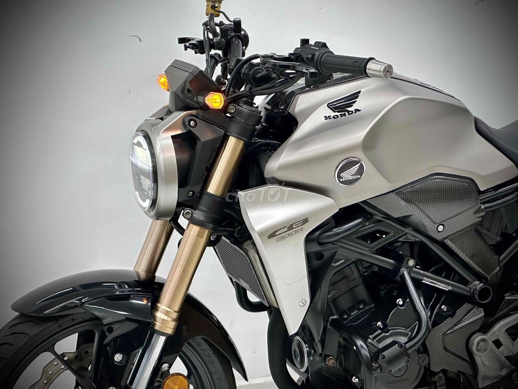 HONDA CB300R DATE 2019. Mua bán Xe máy tại Quận Gò Vấp Tp Hồ Chí Minh được đăng bởi Trần Trọng Thuận hình 4