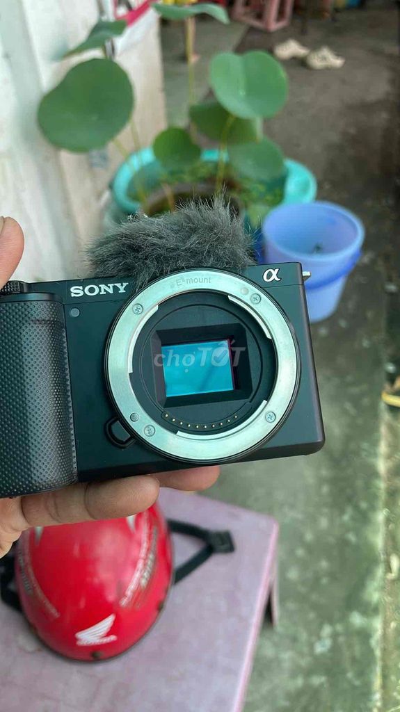 Máy ảnh Sony ZVE10 Đen Đã sử dụng. Mua bán Máy ảnh, Máy quay tại Huyện Châu Thành Bến Tre được đăng bởi Đạt hình 1