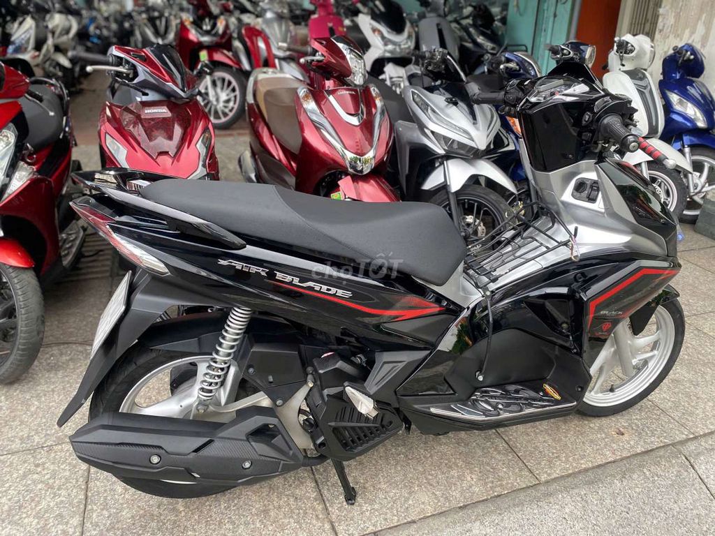 Воздушное лезвие Honda 2019 Черное б/у