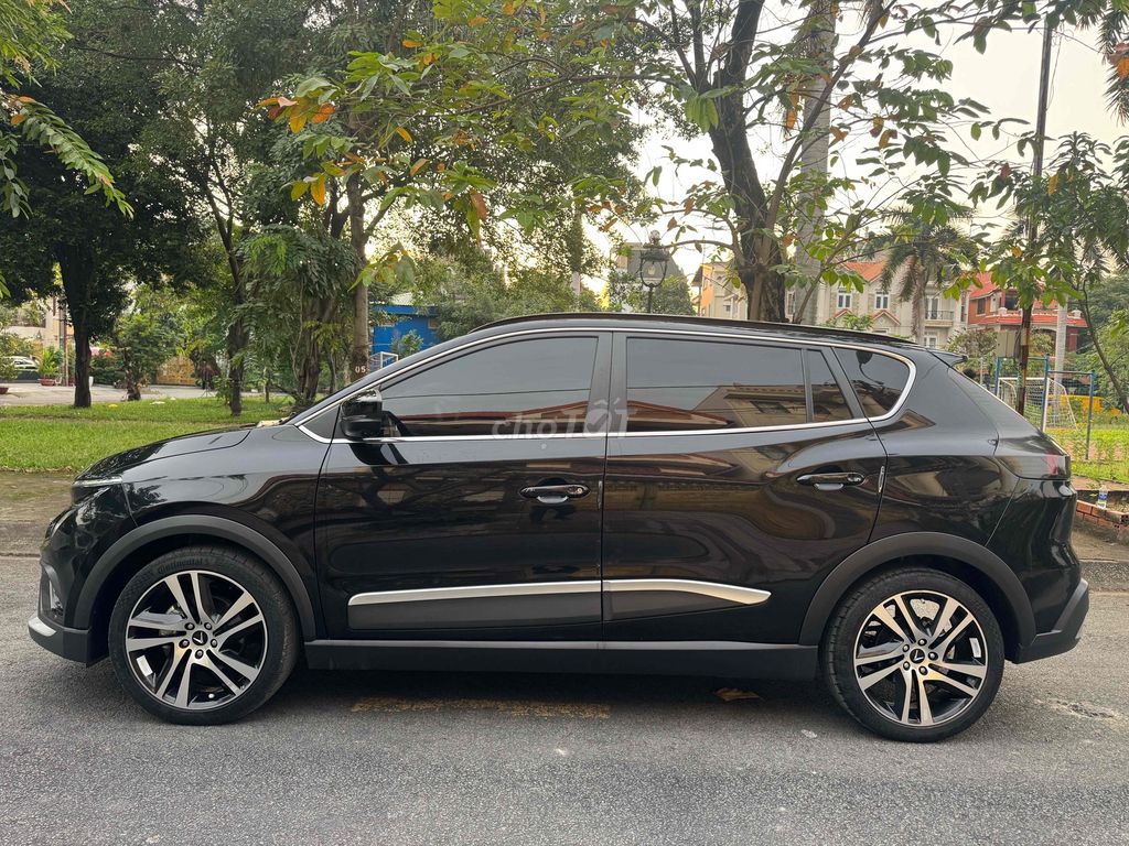 VFe34, sơn zin 100%, 1 chủ, còn RẤT MỚI. Mua bán Ô tô tại Quận Bình Tân Tp Hồ Chí Minh được đăng bởi VÕ LONG HẢI VinFast Chevrolet hình 3