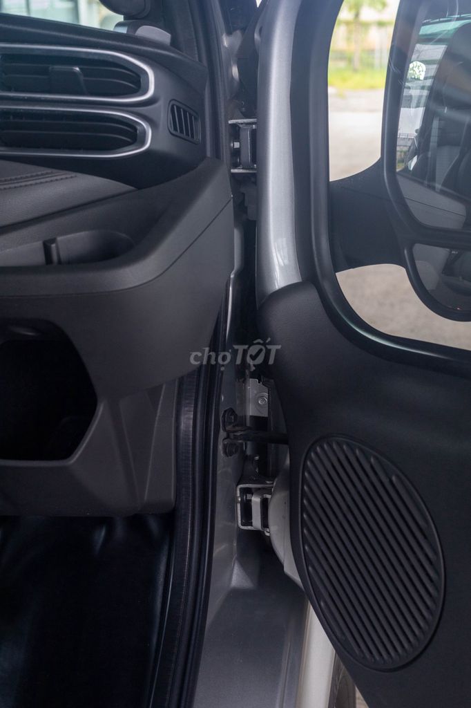 Ford Transit 2023  - 60000 km. Mua bán Ô tô tại Quận Bình Tân Tp Hồ Chí Minh được đăng bởi Nguyễn Khánh Bình hình 11