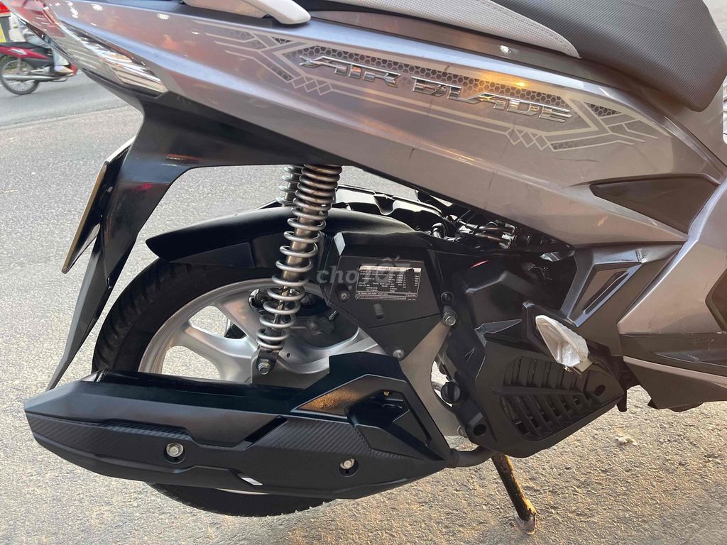Honda Air Blade 2019 Siêu nhân Xám bếp ga. Mua bán Xe máy tại Quận Ninh Kiều Cần Thơ được đăng bởi Cửa Hàng xe máy Hoàng Hải hình 6