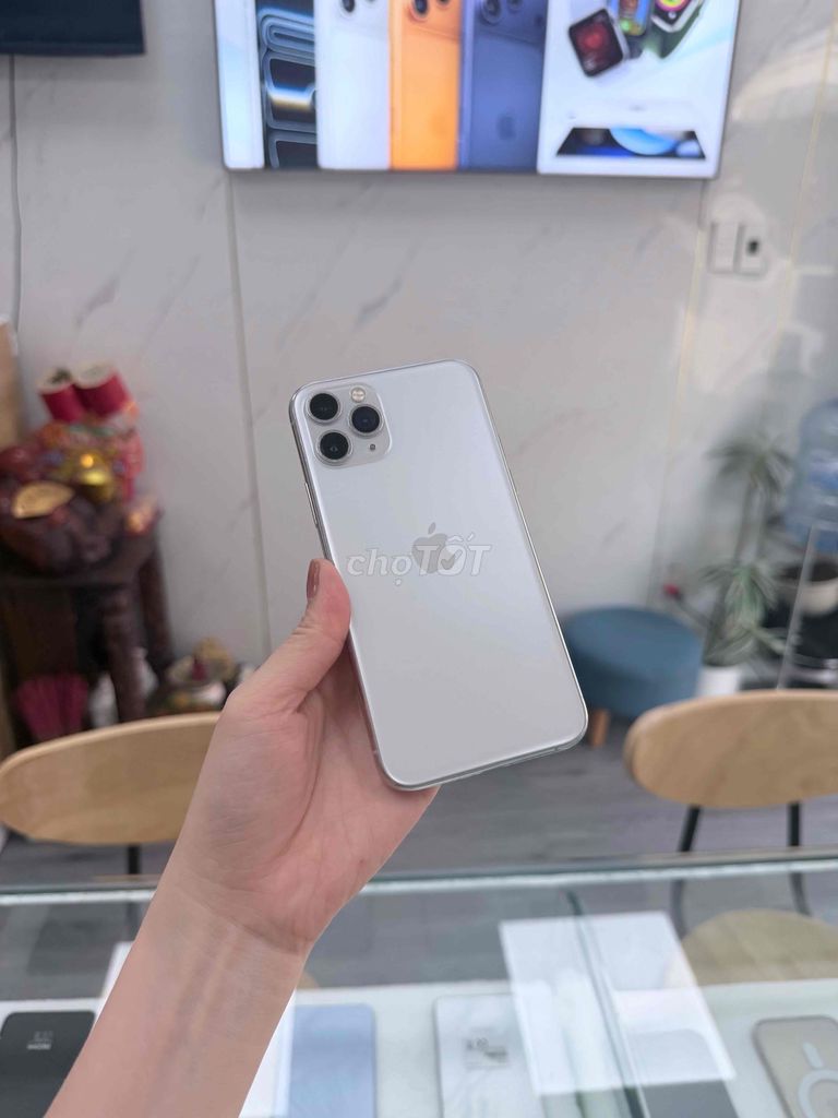 Apple iPhone 11 Pro 64GB Bạc. Mua bán Điện thoại tại Quận Sơn Trà Đà Nẵng được đăng bởi Diễm Diễm hình 1