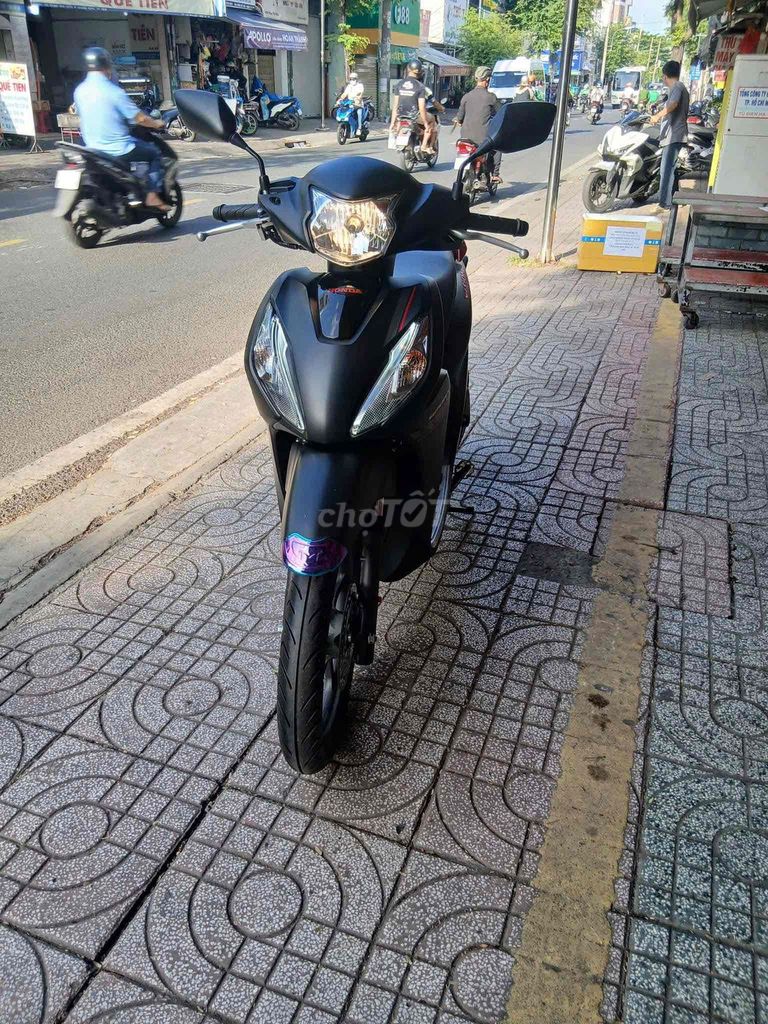 Honda Vision Sport 2025 черный 1900 км
