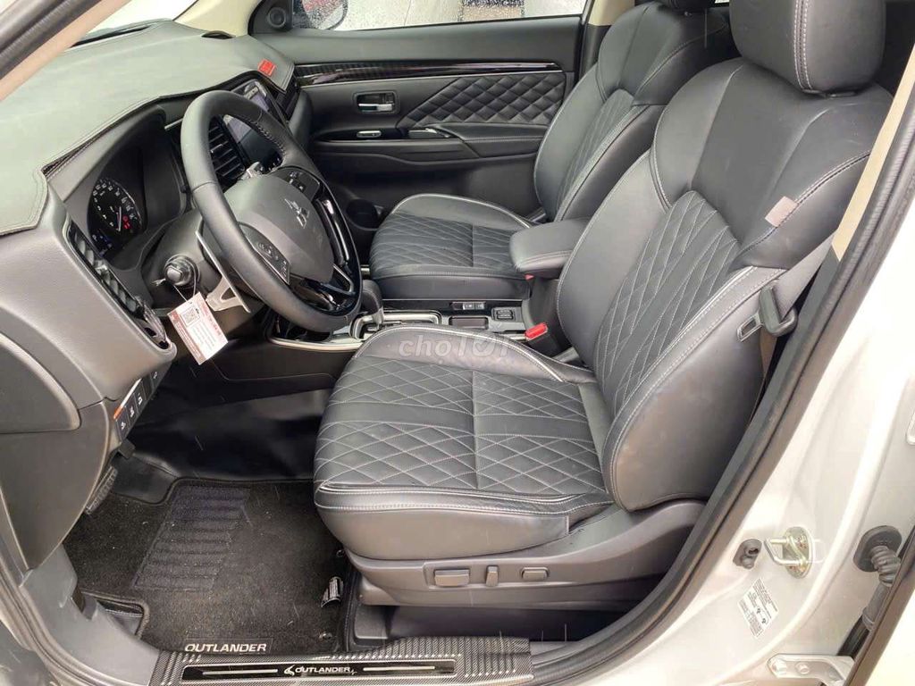 Mitsu Outlander Pre trắng, SX 23, ĐK 24- 14,000 km. Mua bán Ô tô tại Thành phố Thủ Đức Tp Hồ Chí Minh được đăng bởi VÕ NGỌC HOÀNG hình 12