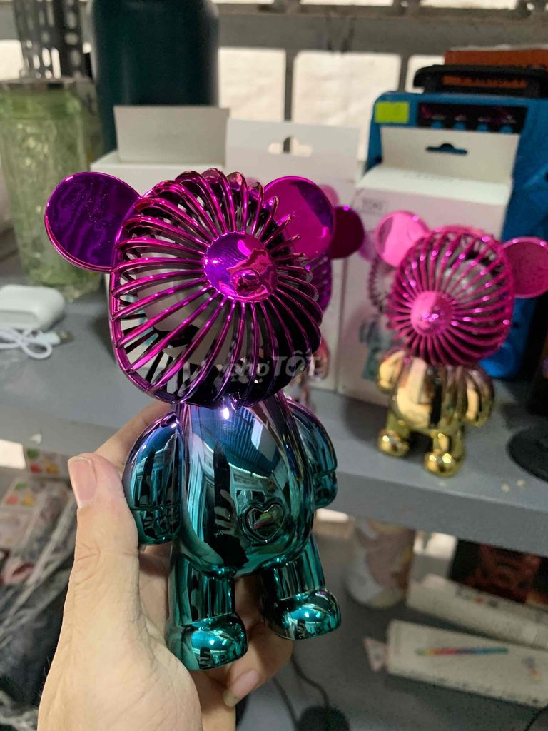 Quạt mini Bearbrick Xanh tím. Mua bán Quạt tại Quận Liên Chiểu Đà Nẵng được đăng bởi Shop thanh lý phụ kiện hình 1