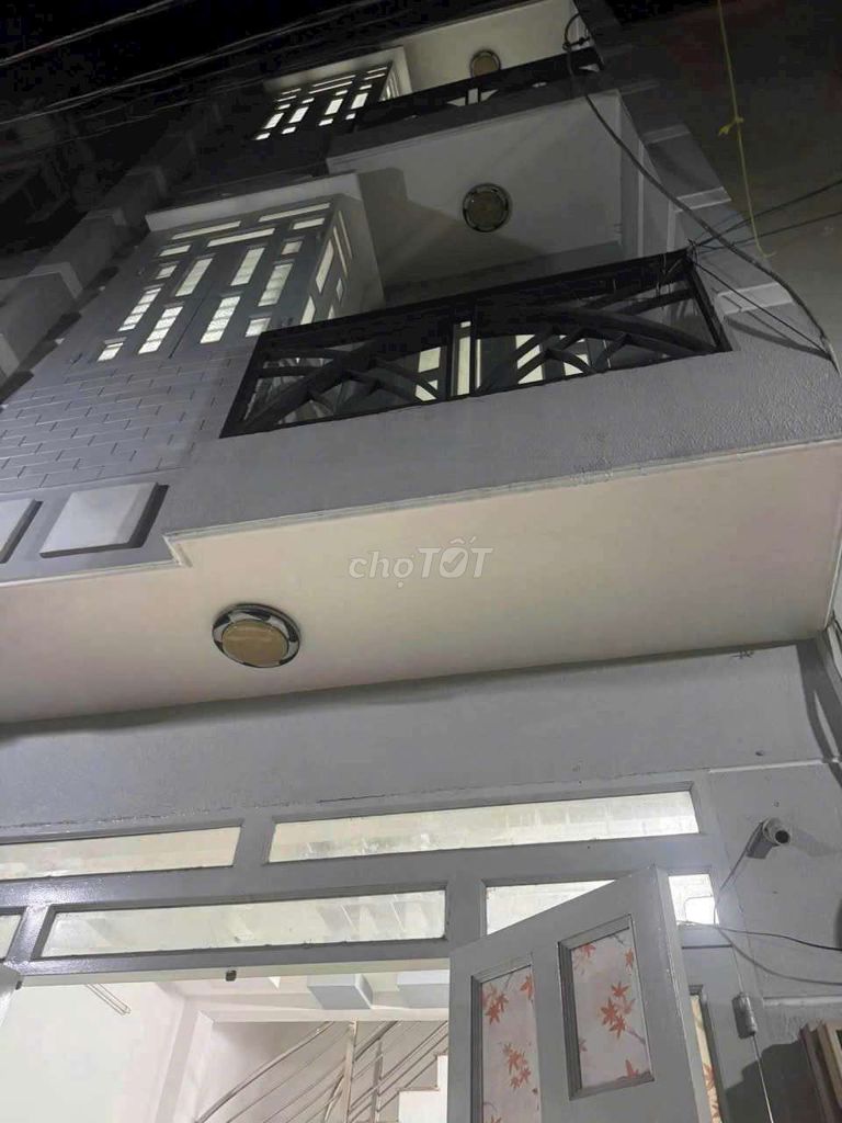 Аренда · 4 комн. · 30 м² · Quận 12, ул. Thới An Q12