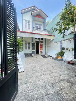 Nhà sân vườn rộng 5 phòng Hẻm 30/4 giá tốt