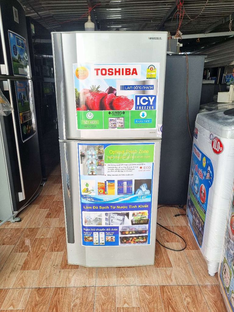 Tủ lạnh TOSHIBA 200 lít . Ngăn đá rộng