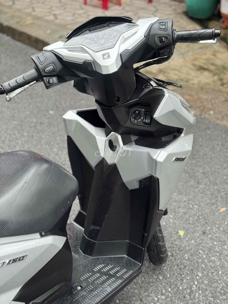 Vario 150 2018 Серебристо-черный Sporty 30 000 км б/у