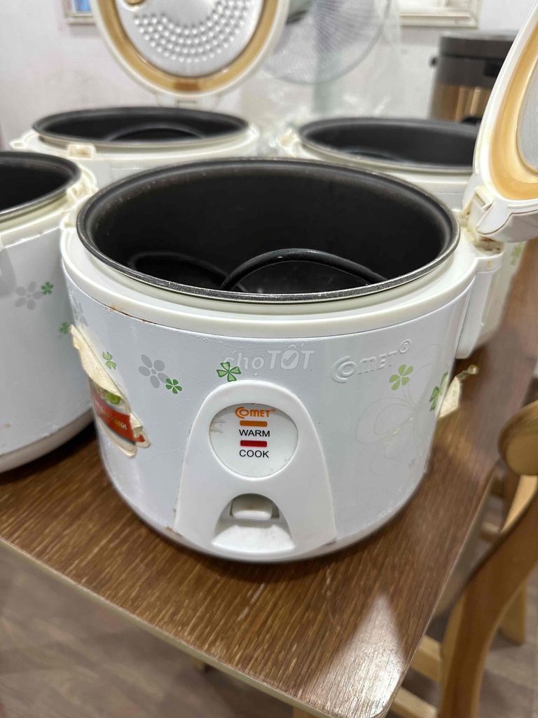 Nồi cơm điện Comet Trắng đã sử dụng. Mua bán Bếp, lò, đồ điện nhà bếp tại Quận Ngũ Hành Sơn Đà Nẵng được đăng bởi trịnh trang hình 1