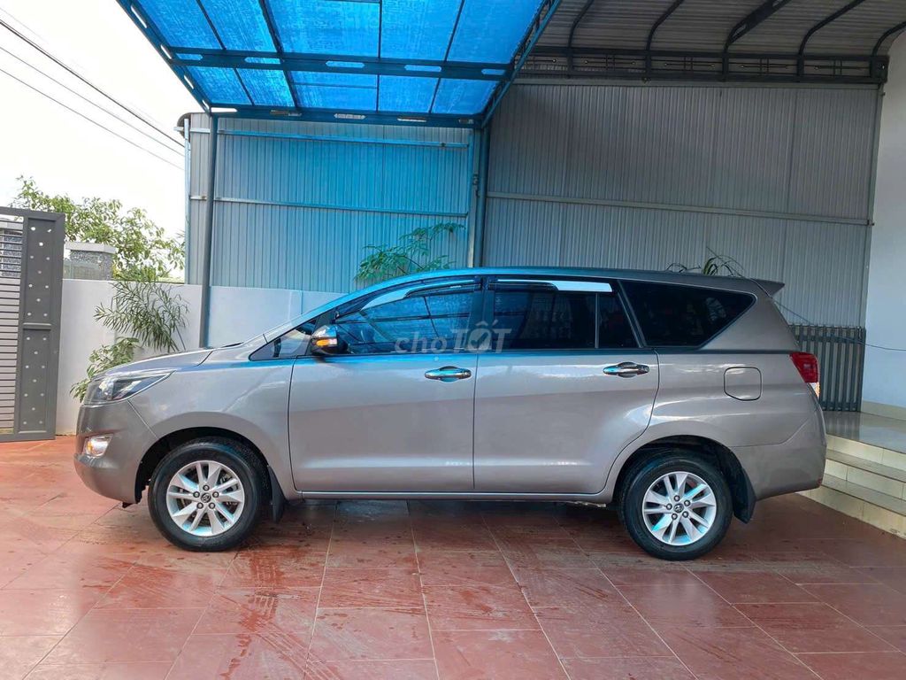 Innova 2017 2.0E - 104000 km. Mua bán Ô tô tại Thành phố Buôn Ma Thuột Đắk Lắk được đăng bởi Thủy Nguyễn hình 2