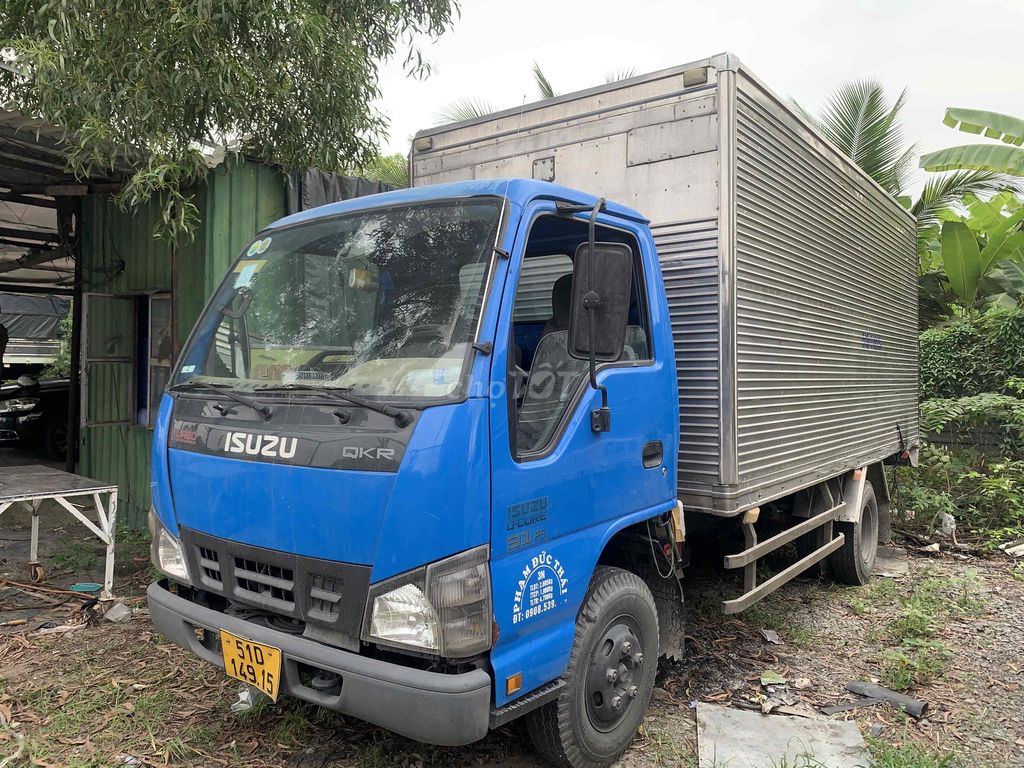 Isuzu 1,9t đời 2017 thùng kín 4,4*1,8*1,9 m mlanh