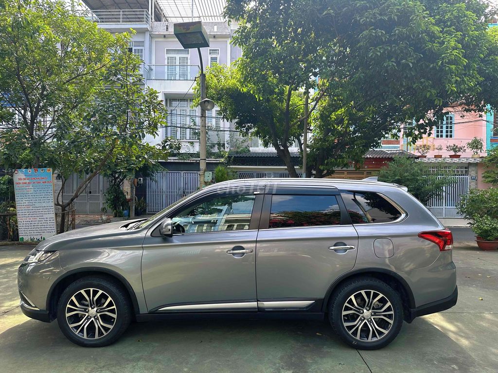 Mitsubishi Outlander 2019 2.0 Premium. Mua bán Ô tô tại Thành phố Thủ Đức Tp Hồ Chí Minh được đăng bởi Nguyễn Lê Khoan hình 6