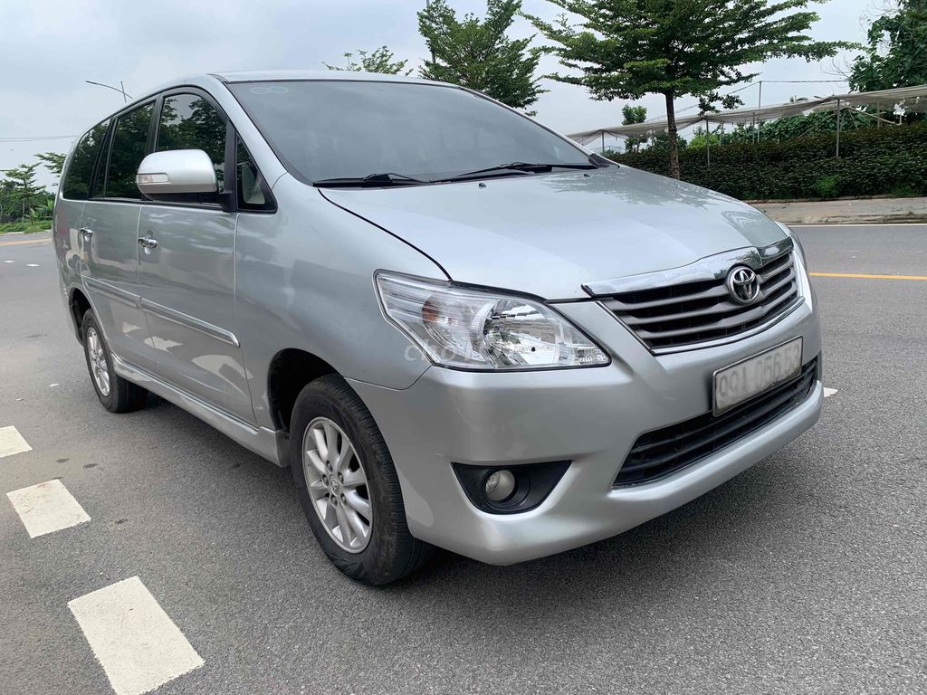 Toyota Innova 2014 2.0V - 15000 km. Mua bán Ô tô tại Quận Nam Từ Liêm Hà Nội được đăng bởi A sơn hình 3