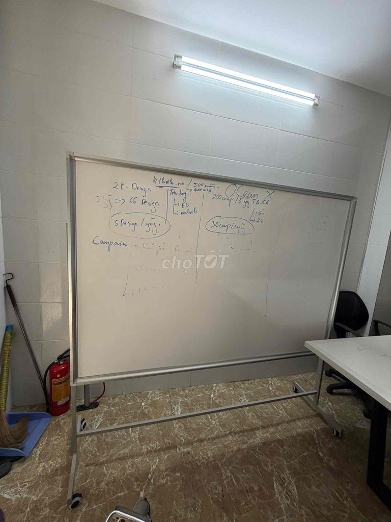 Bảng trắng 2mx1m2 Bút dạ. Mua bán Đồ dùng văn phòng tại Quận Long Biên Hà Nội được đăng bởi Nam hình 1