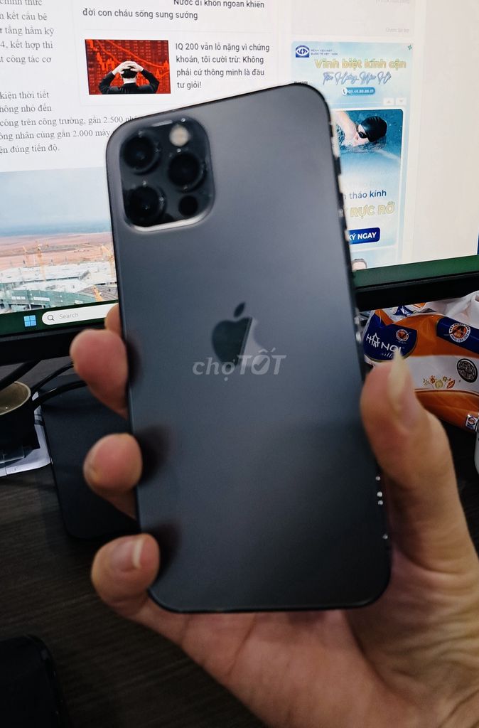 Apple iPhone 12 Pro 256GB Đen Đã dùng. Mua bán Điện thoại tại Quận Đống Đa Hà Nội được đăng bởi Xuyen Tran Van hình 1