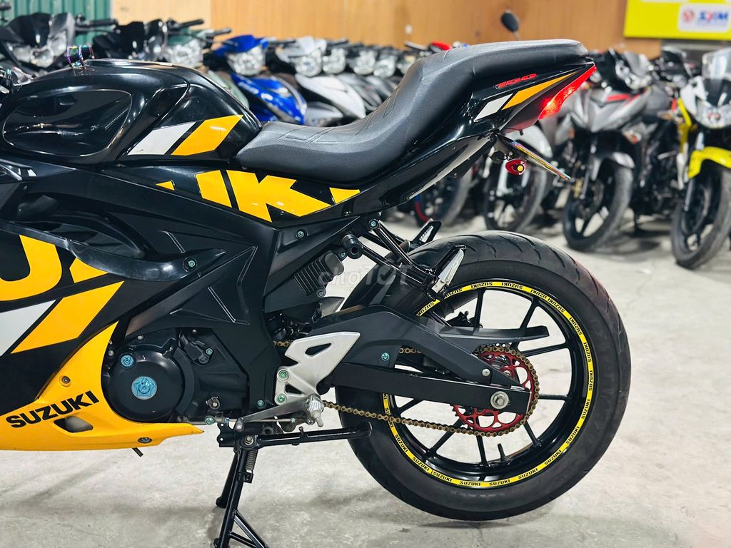 XE MÁYTHANH TÙNG_GSX 150R VÀNG ĐEN MỚI 99% LƯỚT. Mua bán Xe máy tại Quận Nam Từ Liêm Hà Nội được đăng bởi THANH TÙNG hình 5